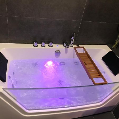 Suite Vitbanus マルベーリャ エクステリア 写真